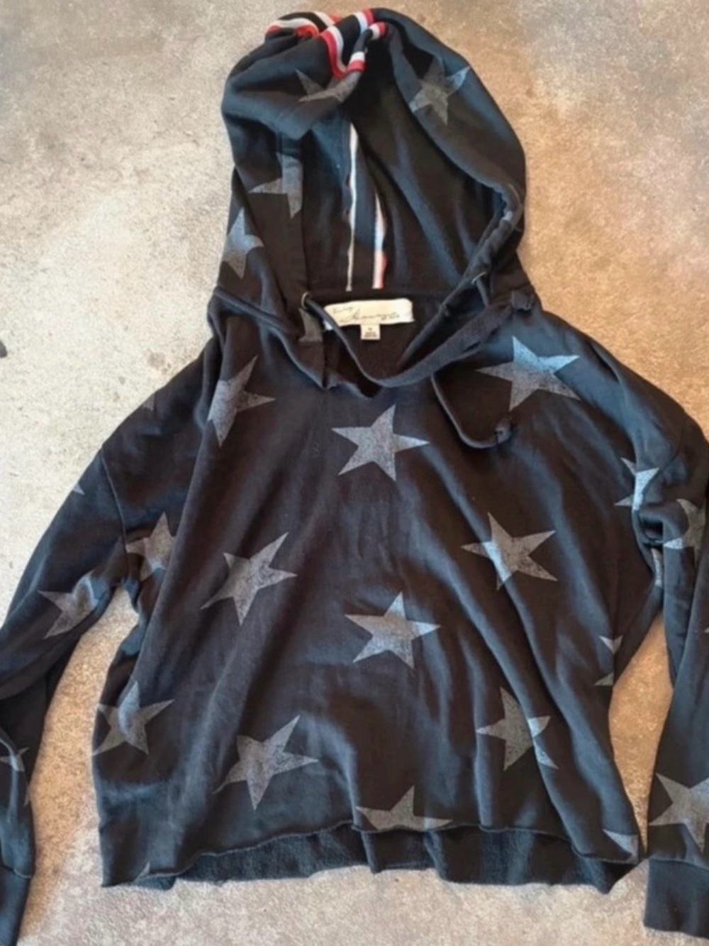 Vintage Havana Women’s size medium Black Star-Print Hoodie